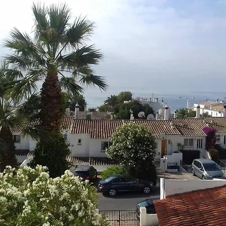 Almost Beachfront 2 Bedroom Townhouse Sleeps 6 라고스