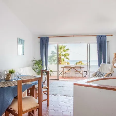 Almost Beachfront 2 Bedroom Townhouse Sleeps 6 * 라고스